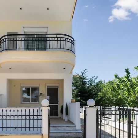 Villa Alexandra's Maisonette. Paralia Dionisiou
