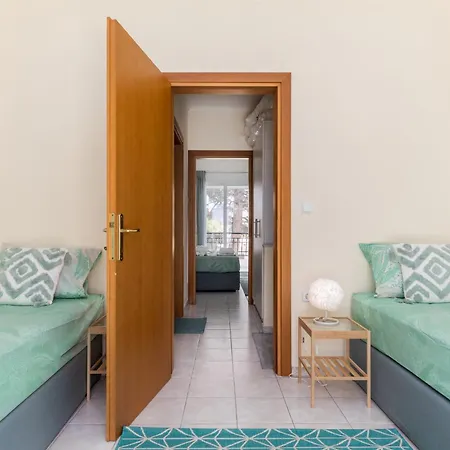 Alexandra's Maisonette. Villa