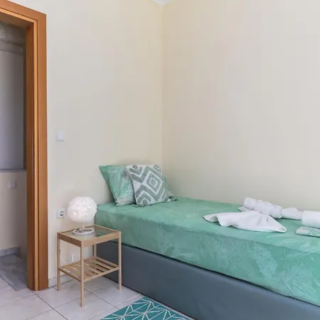 Alexandra's Maisonette. Villa Paralia Dionysiou