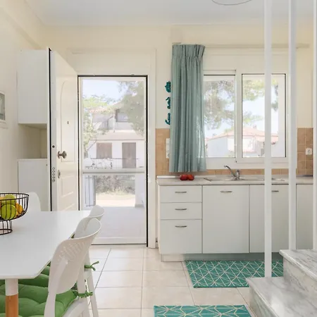 Alexandra's Maisonette. Villa Paralia Dionysiou