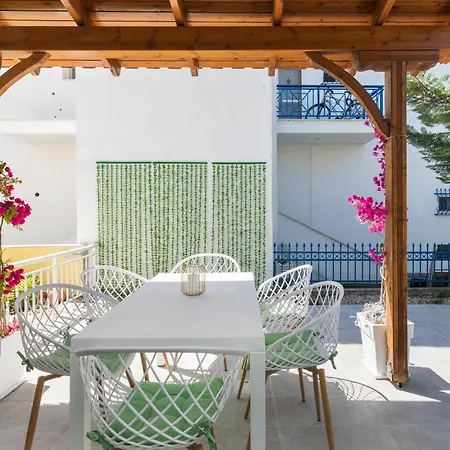 Villa Alexandra's Maisonette. Paralia Dionysiou