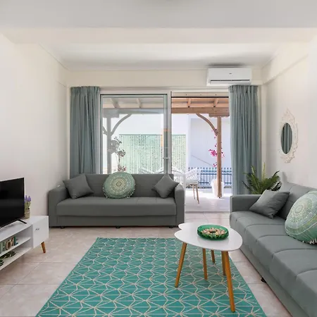 Alexandra's Maisonette. Villa